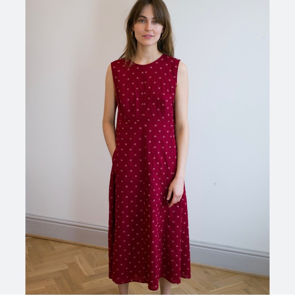 rare Caron Callahan Margeaux dress in Crimson embroidery 🍒